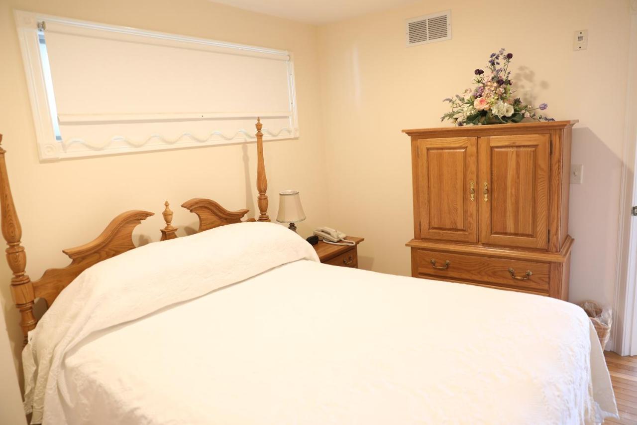 Bed & Breakfast By The Sea Guests And Dennisport