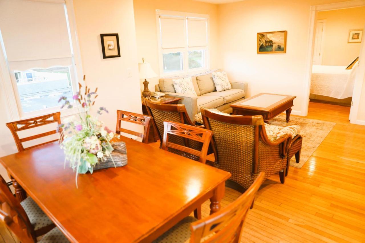 Bed & Breakfast By The Sea Guests And 3*