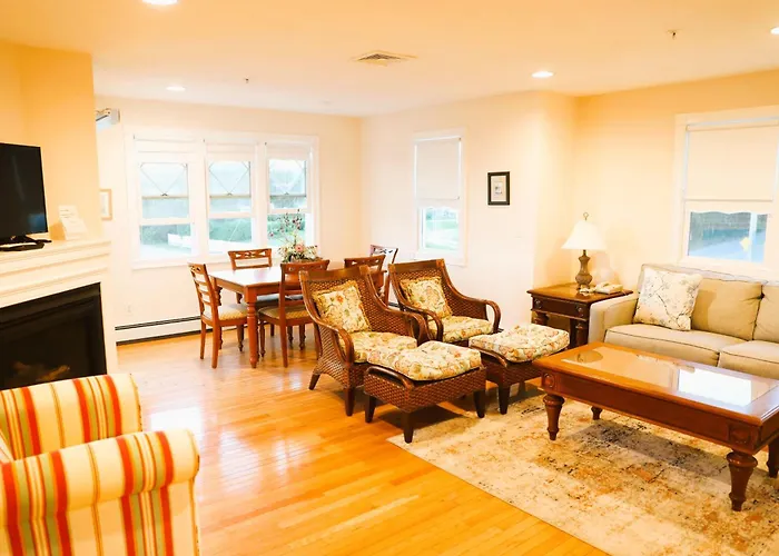 By The Sea Guests Bed & Breakfast And Suites