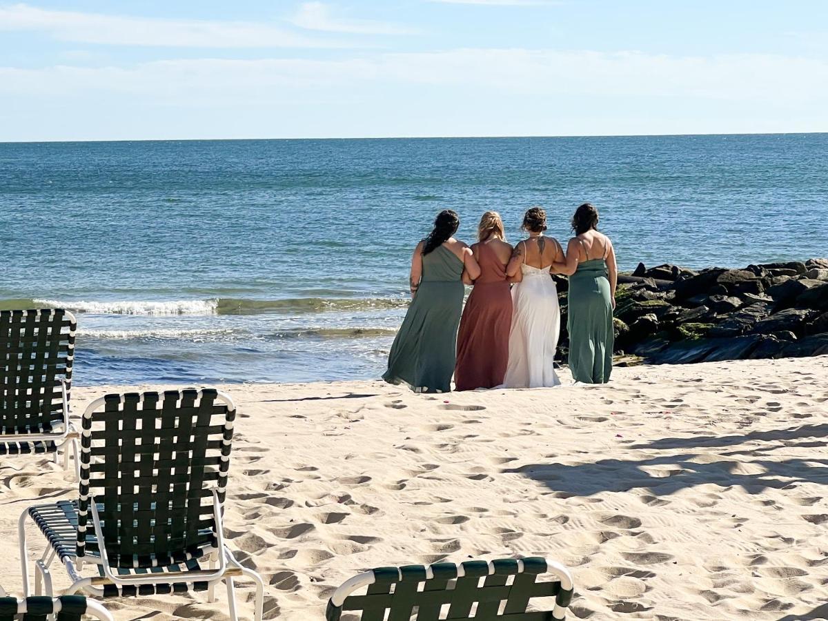 By The Sea Guests And 3*